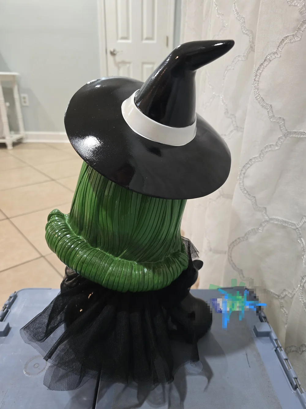 NEW!! Bella Luxx Green-Haired Witch Figurine with Black Cat - Black & White